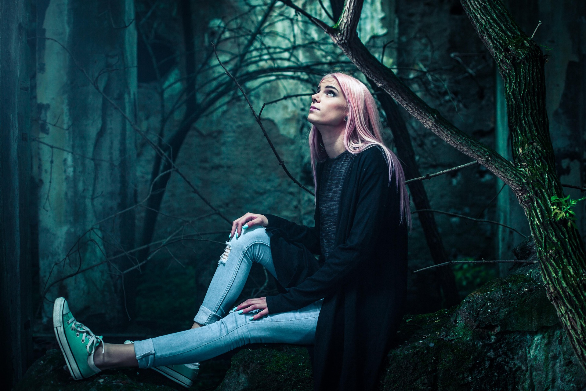Young woman Image by Pexels from Pixabay
