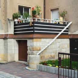 Cat ladders Image by Kalispera Dell, CC BY 3.0, via Wikimedia Commons